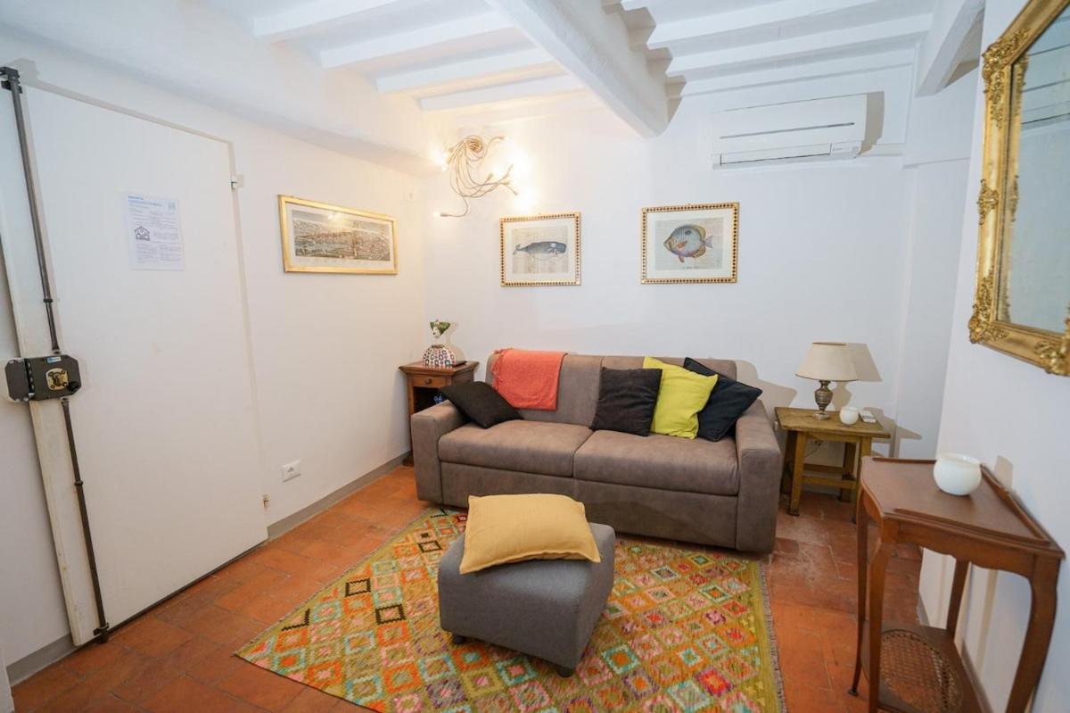 By Ponte Vecchio Apartment *